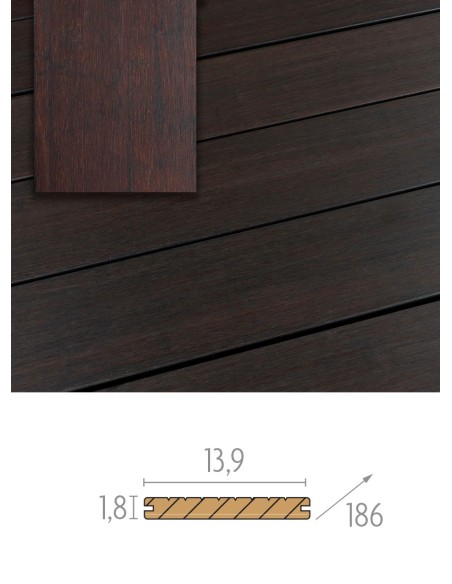 Terrasse en bambou foncé