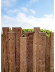 Palissade en planches de bois brut 2